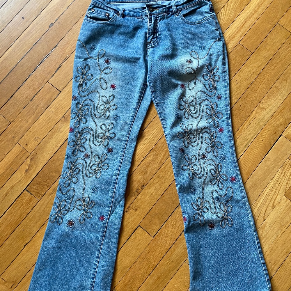 MAX STUDIO vintage hippie chic embroidered jeans, size 4